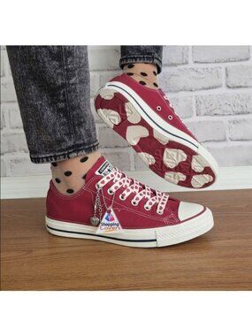 ⭐Converse Chuck Taylor Valentine's Day Low 7.5 Womens shoes Sneaker Red A19057C